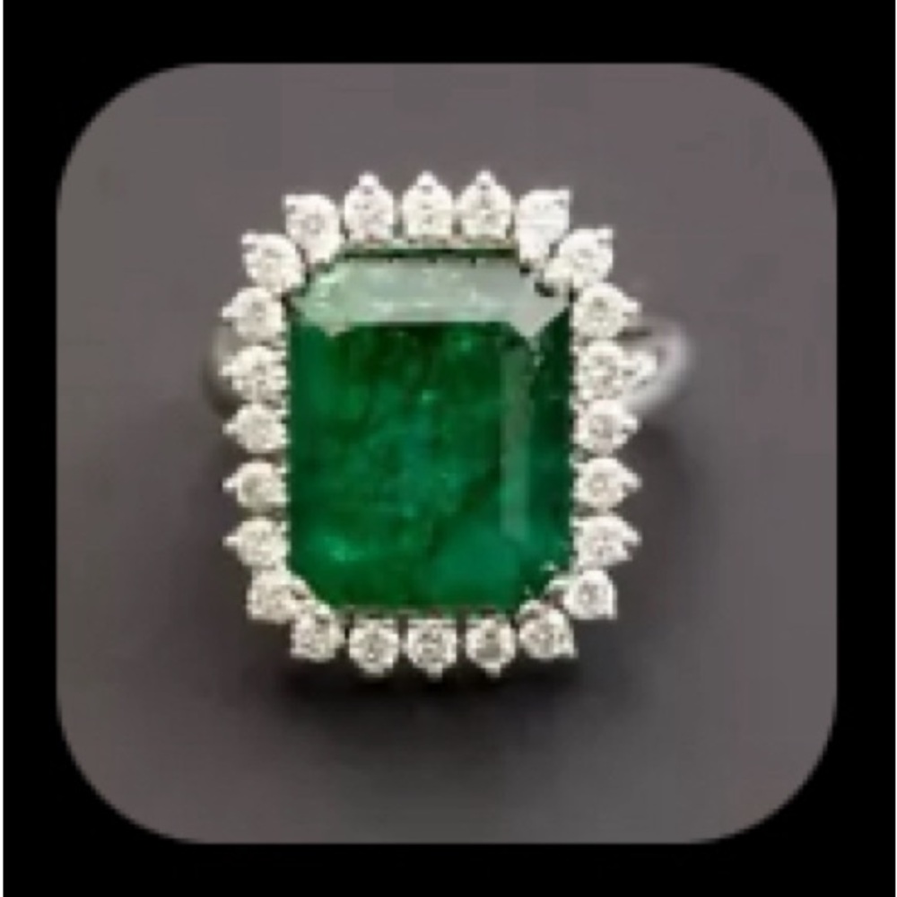 Genuine Emerald Ring